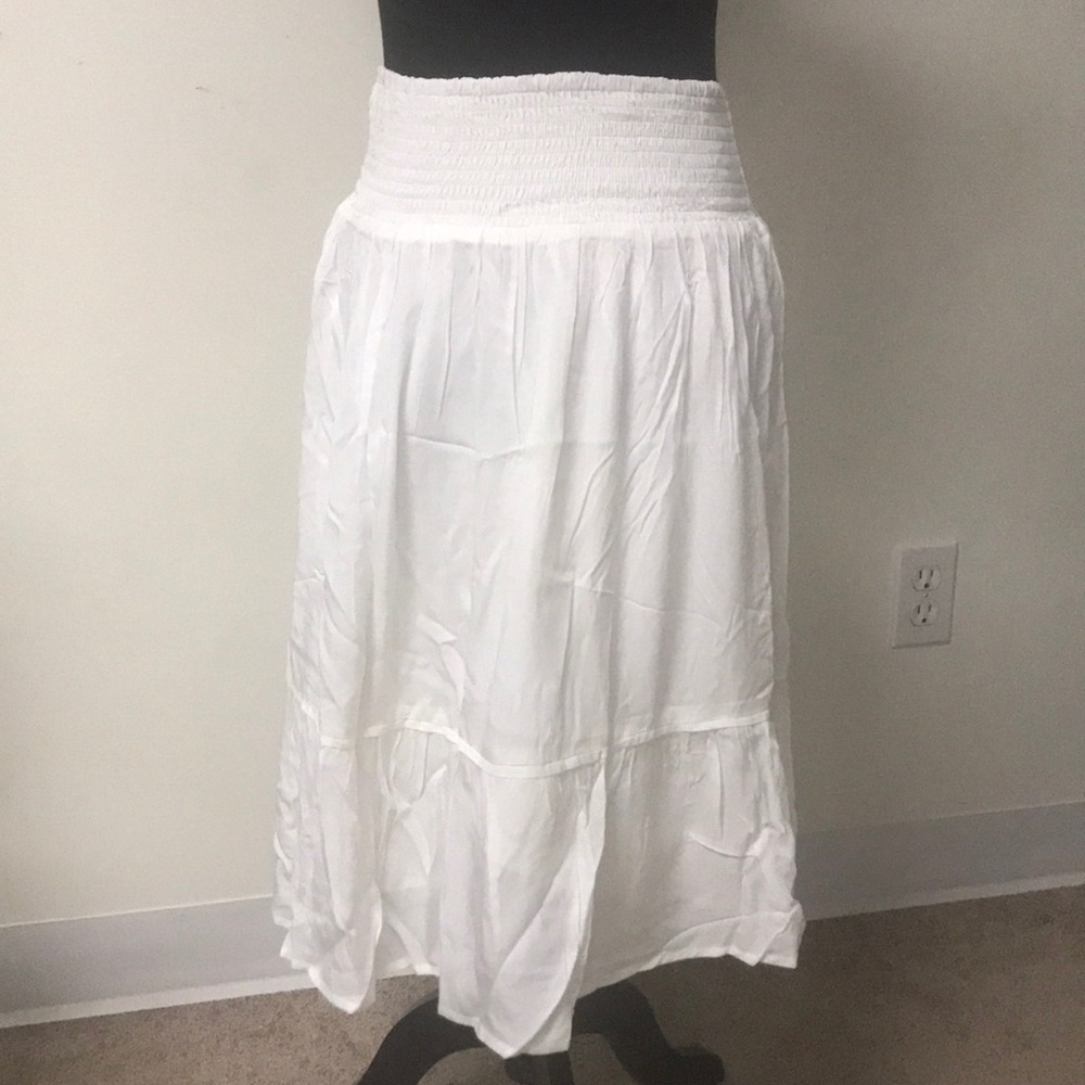 Cmoi skirt size M/L white wise elastic waist NWT